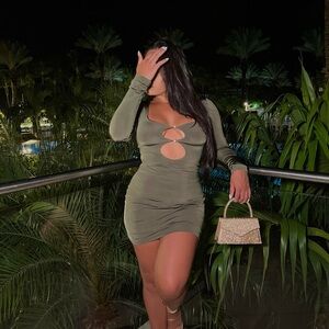 Green Long Sleeve Plunge Neck Bodycon Dress